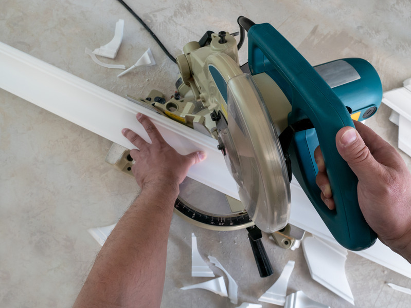 Mitre cutting a skirting board prior to fitting external corners