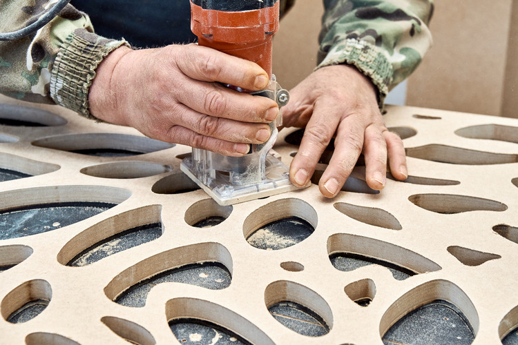 Router cutter making curves in MDF